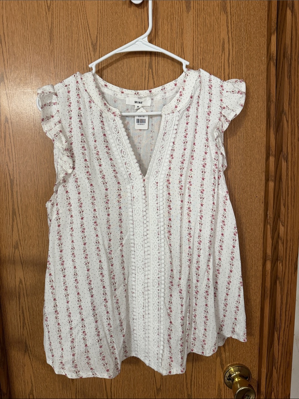 NWT mine White Eyelet-Trim Pink Floral Stripe Flutter Sleeve Top